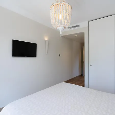 Belharucas, 400 Meters From *