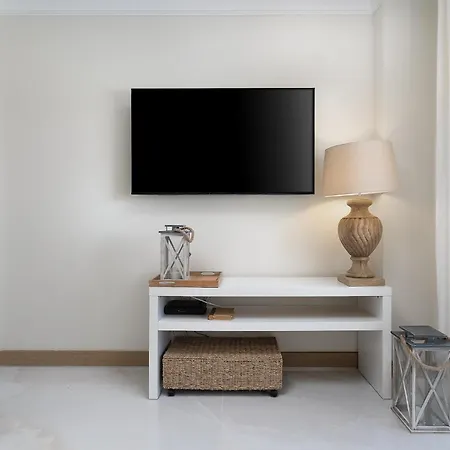 Belharucas, 400 Meters From Appartement